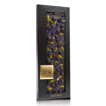 Syrah borhoz - Valrhona 66% étcsokoládé, pisztácia, liofilizált feketeribizli, kandírozott ibolyaszirom