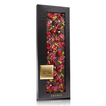 Valrhona 66% étcsokoládé, pisztácia, liofilizált meggy, kandírozott rózsaszirom, 23 karátos aranyfüst