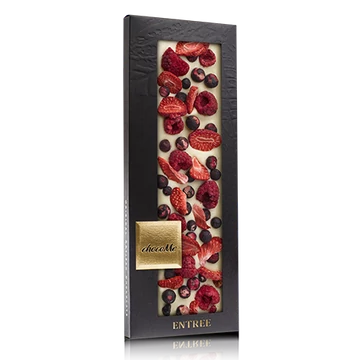 Fehércsokoládé, liofilizált feketeribizli, liofilizált eperszelet, liofilizált málnaszem