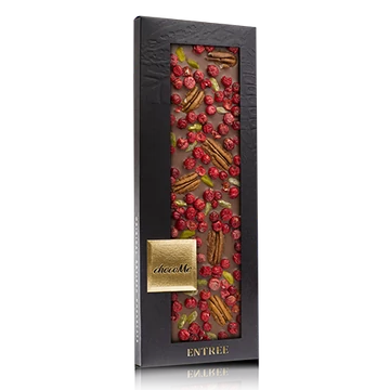 Tejcsokoládé, pekándió, liofilizált pirosribizli, pisztácia