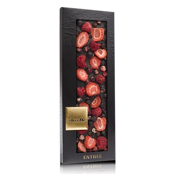 Valrhona 66% étcsokoládé, liofilizált feketeribizli, liofilizált eperszelet, liofilizált málnaszem