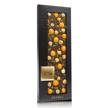 Valrhona 66% étcsokoládé, tört chili, narancs ízű csokoládé pasztilla, mogyoró, pisztácia