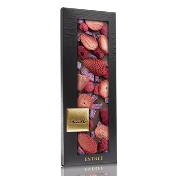 Tejcsokoládé, liofilizált eperszelet, liofilizált málnaszem, liofilizált kékáfonyás joghurt